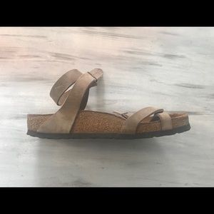 Birkenstock 
YARA BIRKO-FLOR NUBUCK MOCHA